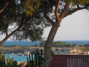 Apartment in villa Tersi 200 meters from the sea - air conditioned - wifi, Fontane Bianche